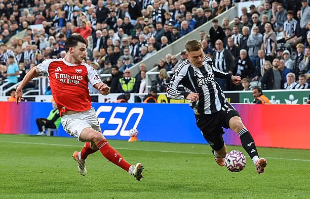 Cầu thủ Arsenal trong trận đấu quyết định tại Premier League