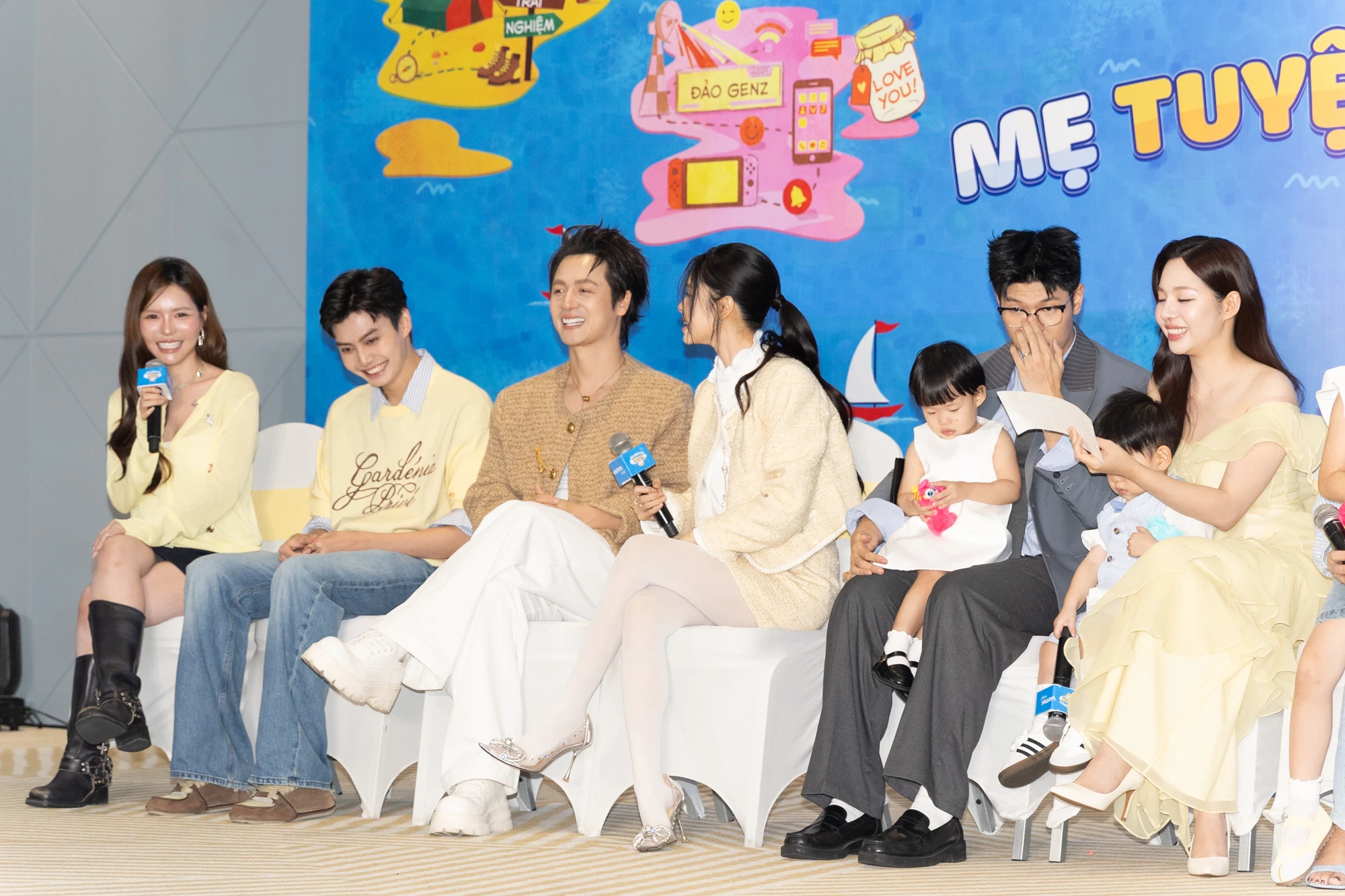 Nhiều cặp đôi nổi tiếng cùng hội ngộ tại sự kiện Mẹ tuyệt vời nhất để tôn vinh vai trò của người mẹ. Ảnh: NSX