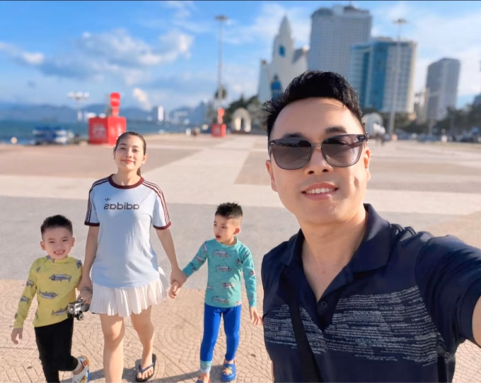Gia đình Dương Khắc Linh trong chuyến nghỉ dưỡng dịp lễ 30/4 - 1/5.
