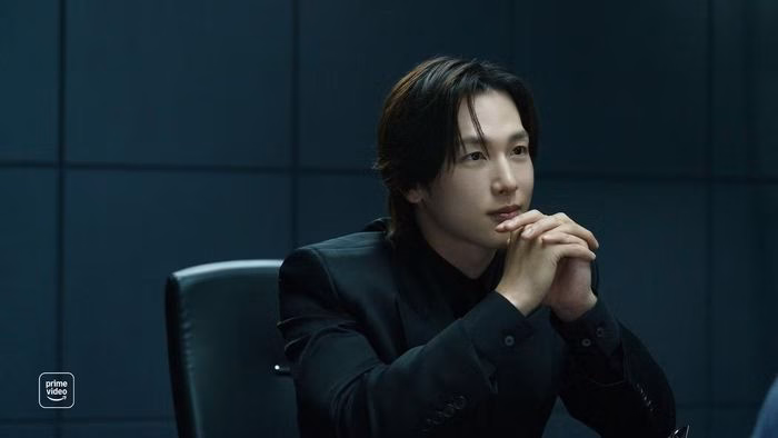 Im Si Wan trong vai tổng tài Yoon Yi Jun