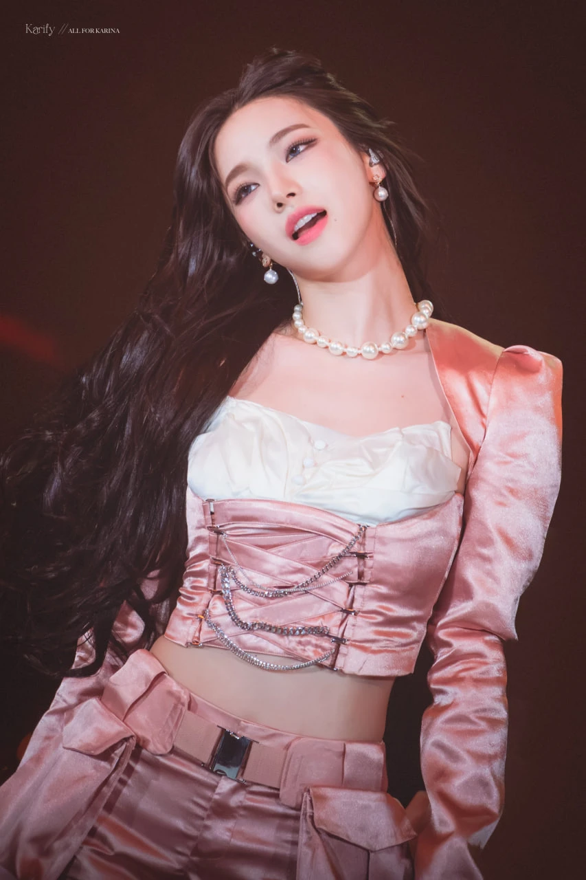 Karina là nhân tố chủ lực thu hút fan và các nhãn hàng lớn