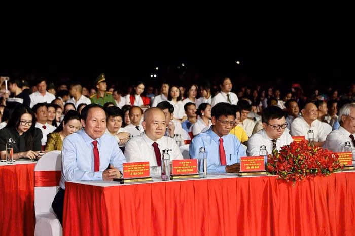 Ông Lê Tiến Châu, Ủy viên Trung ương Đảng, Phó Thủ tướng Chính phủ, nguyên Bí thư Thành ủy Hải Phòng cùng tham dự sự kiện.