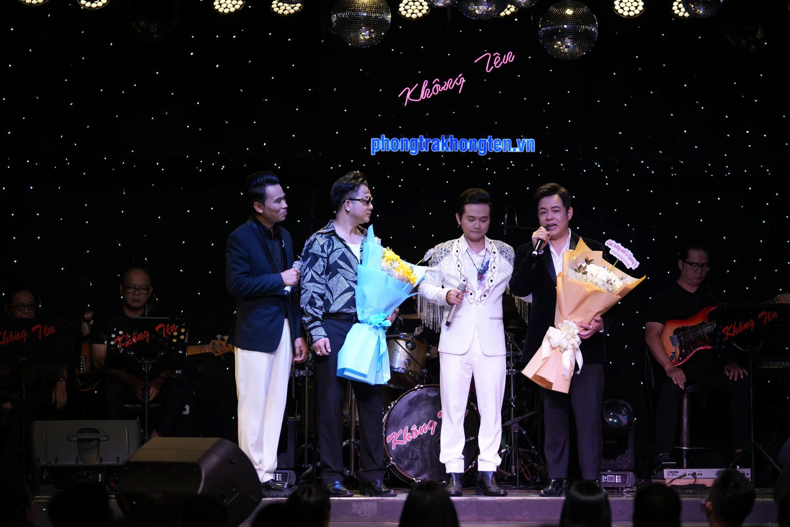 Quang Lê nhận ca sĩ Quang Lâm làm em trai nuôi, đánh dấu một cột mốc mới trong tình cảm anh em. Ảnh: NVCC