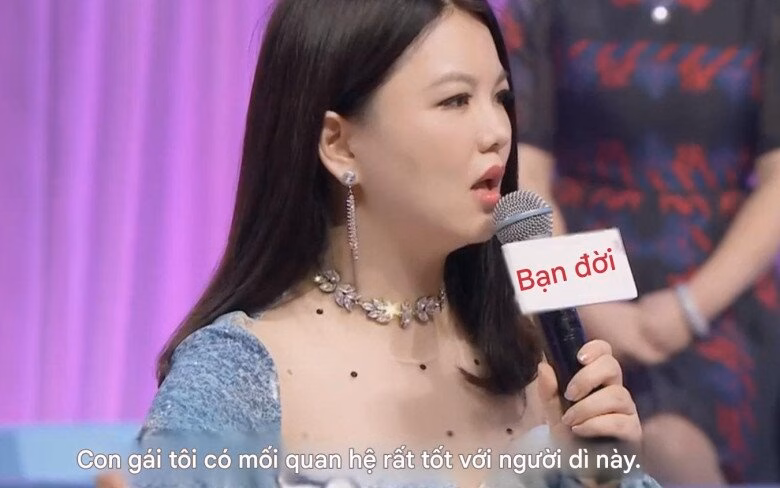 Sự phụ thuộc cảm xúc của trẻ vào người chăm sóc thay vì cha mẹ