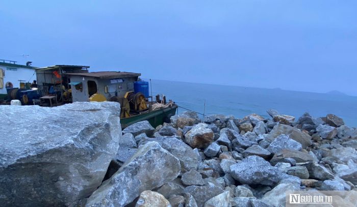 Nguồn vật liệu đá được kiểm soát nghiêm ngặt trước khi đưa vào khu vực thi công.