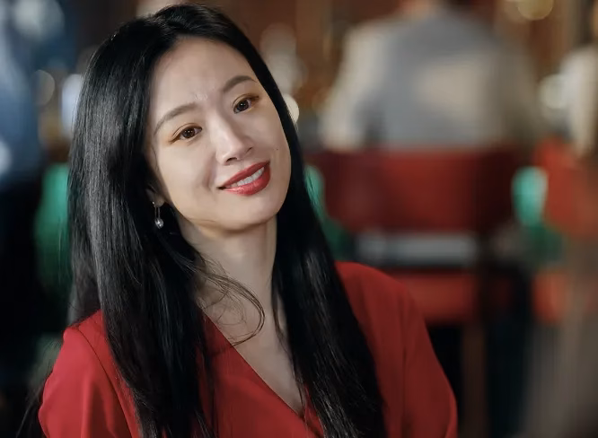 Nữ diễn viên Lý Mộng trong vai Lỗ Trinh Trinh - hình mẫu điển hình của sự dịu dàng khiến phái mạnh dễ bị thu hút ban đầu.